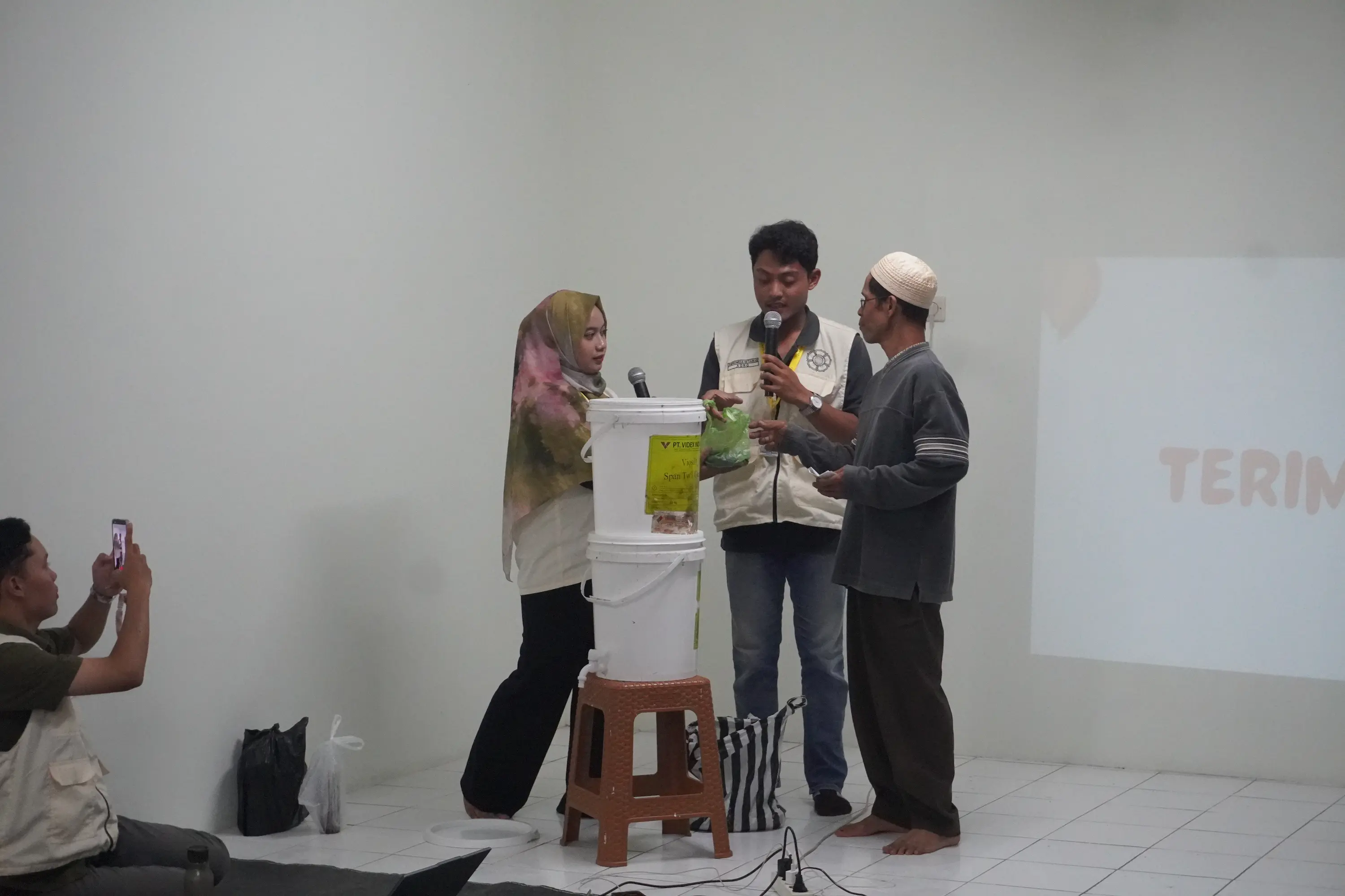 Kegiatan Workshop Ember Tumpuk